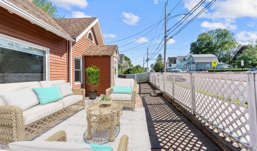 100 Boston Ter, Bridgeport, CT 06610 - 3 Beds, 2 Bath