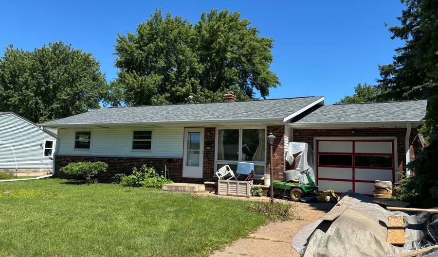 2444 Hayden Ave, Altoona, WI 54720 - 3 Beds, 1 Bath