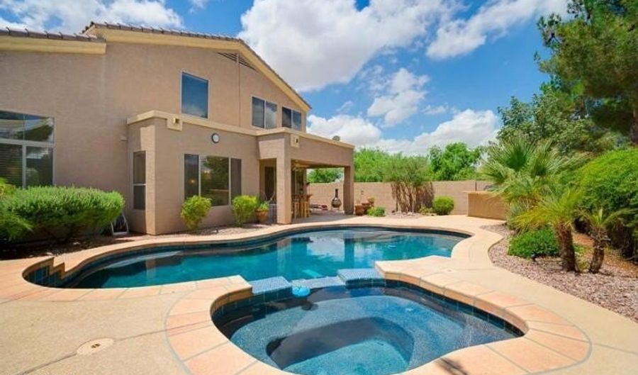1580 W SARAGOSA St, Chandler, AZ 85224 - 4 Beds, 3 Bath