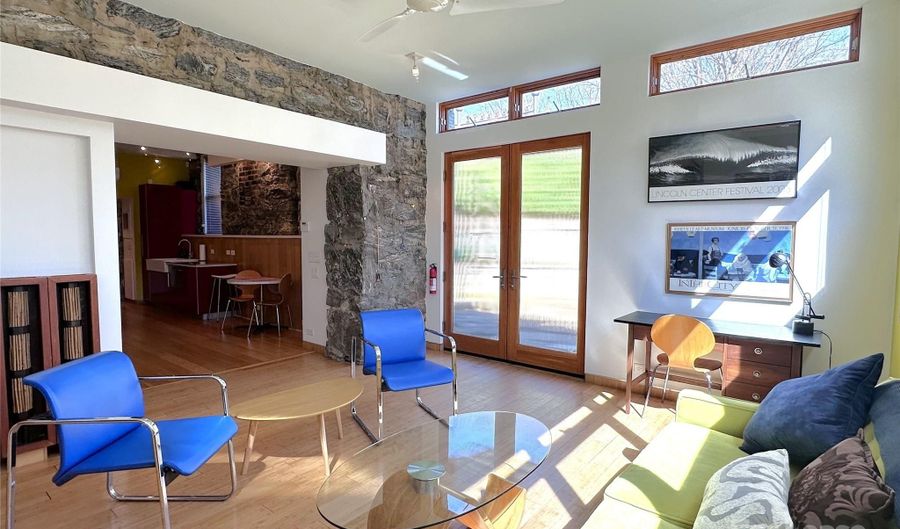 130 C Biltmore Ave, Asheville, NC 28801 - 1 Beds, 1 Bath