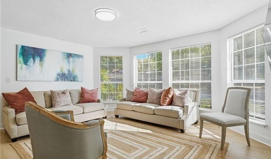 904 Wentworth Ct, Alpharetta, GA 30022 - 2 Beds, 2 Bath