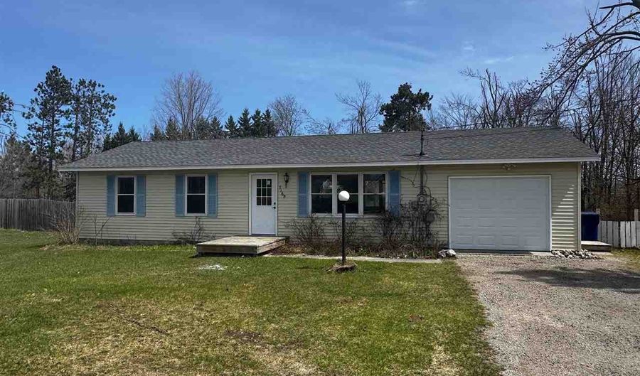 7165 Chicago St, Alanson, MI 49706 - 3 Beds, 1 Bath