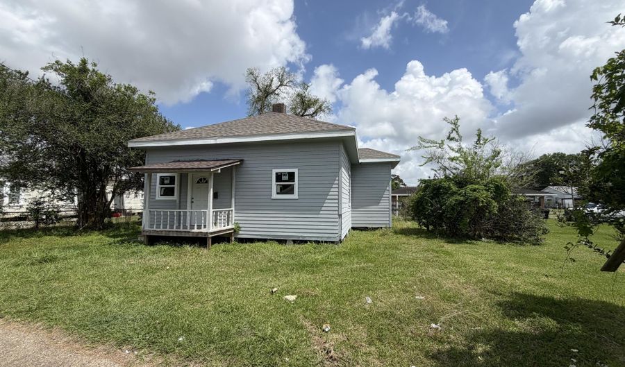 308 Hawthorne St, Abbeville, LA 70510 - 3 Beds, 2 Bath