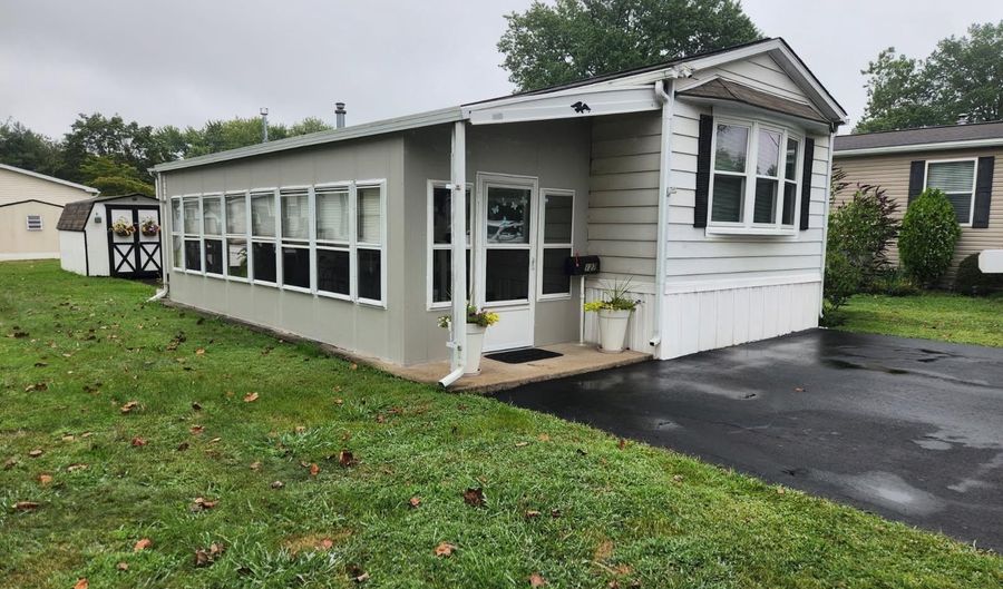 127 TULIP Dr, Hatfield, PA 19440 - 2 Beds, 1 Bath