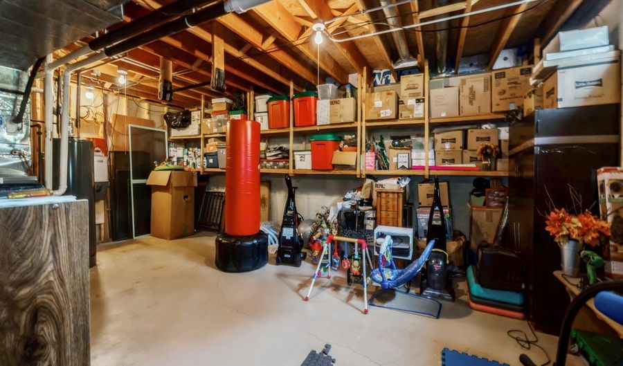 609 4th Ave NW, Altoona, IA 50009 - 4 Beds, 3 Bath