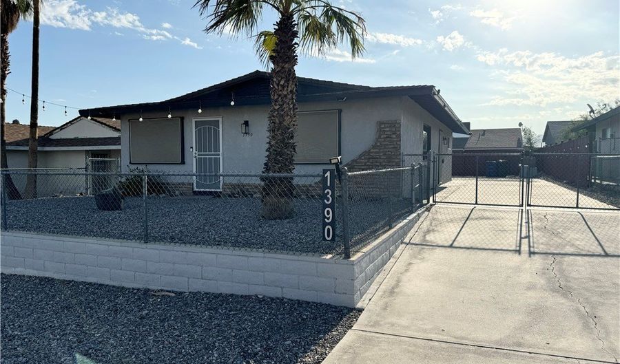 1390 Verde Dr, Bullhead City, AZ 86442 - 3 Beds, 2 Bath