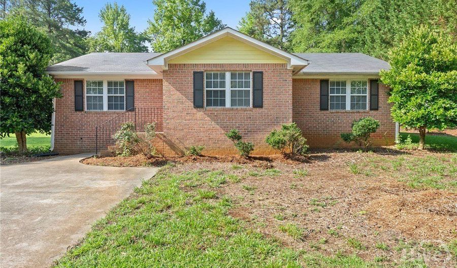 175 Big Oak Cir, Athens, GA 30605 - 4 Beds, 4 Bath