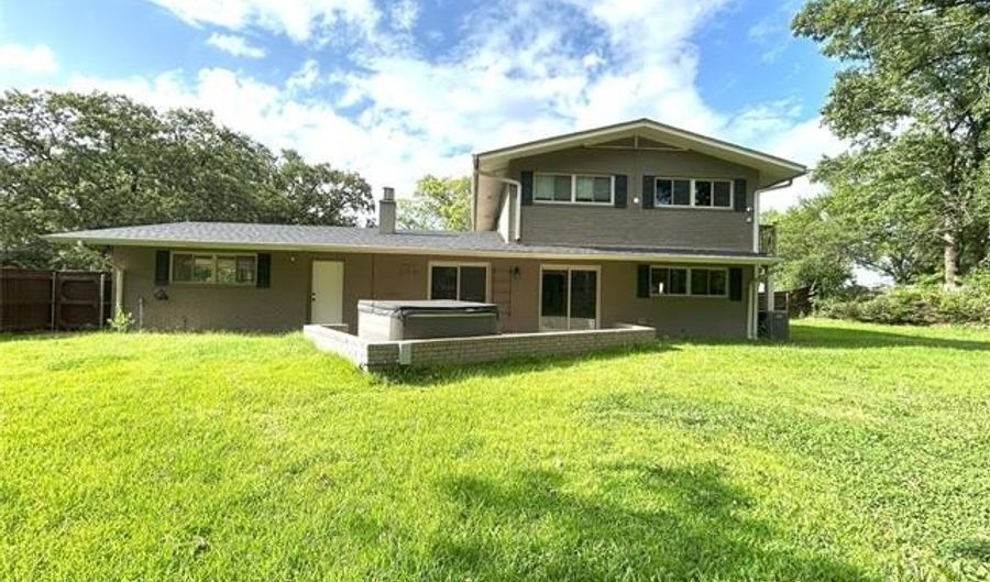 2222 Cloverleaf Pl, Ardmore, OK 73401 - 4 Beds, 3 Bath