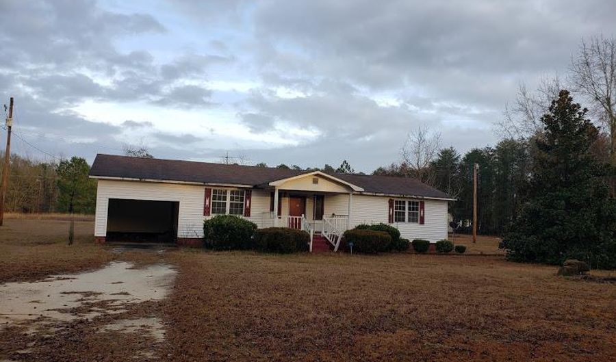 2416 HWY 304, Blackville, SC 29817 - 3 Beds, 2 Bath