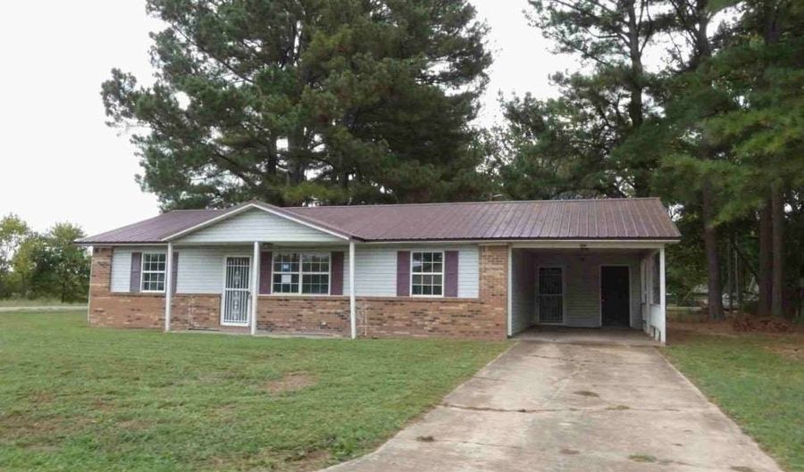1012 N 12th St, Augusta, AR 72006 - 3 Beds, 2 Bath