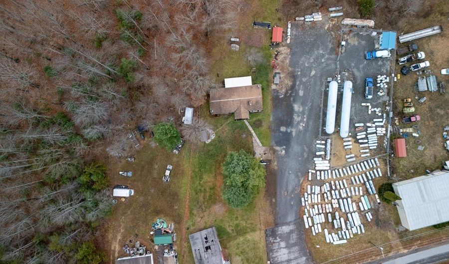 310 Alta Heights Rd, Asbury, WV 24916 - 4 Beds, 3 Bath