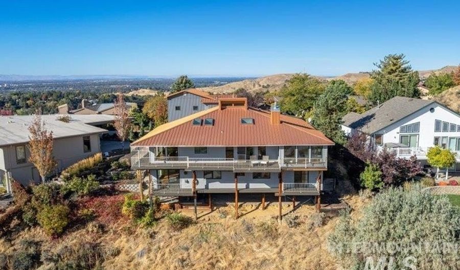 889 E Chardie Rd, Boise, ID 83702 - 4 Beds, 4 Bath
