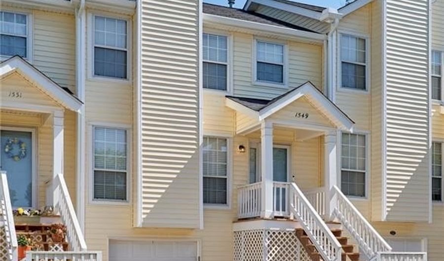 1549 Whispering Creek Dr, Ballwin, MO 63021 - 3 Beds, 3 Bath