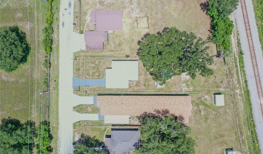 2125 HILLCREST Rd, Auburndale, FL 33823 - 2 Beds, 1 Bath