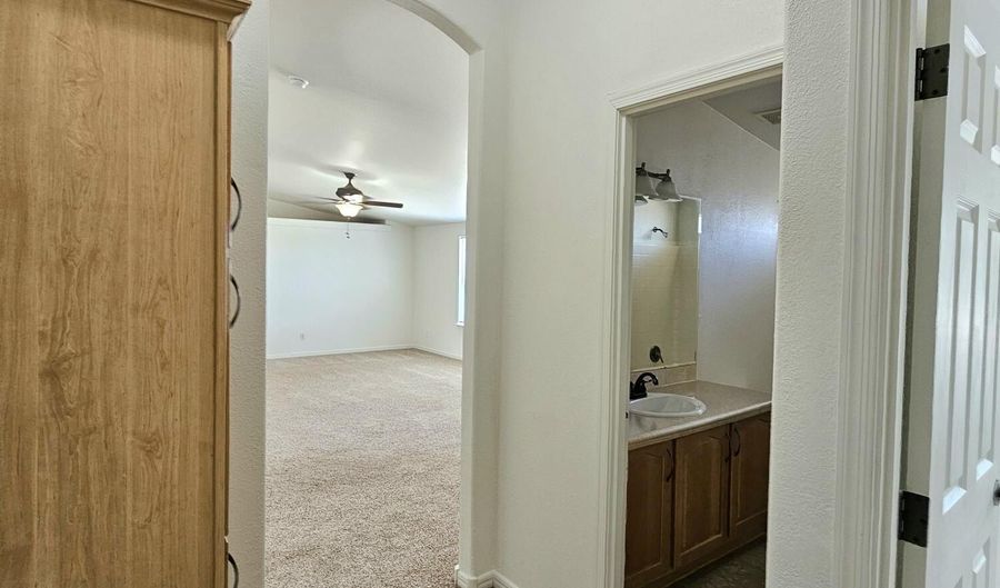 520 N Crooked Ln, Benson, AZ 85602 - 3 Beds, 2 Bath