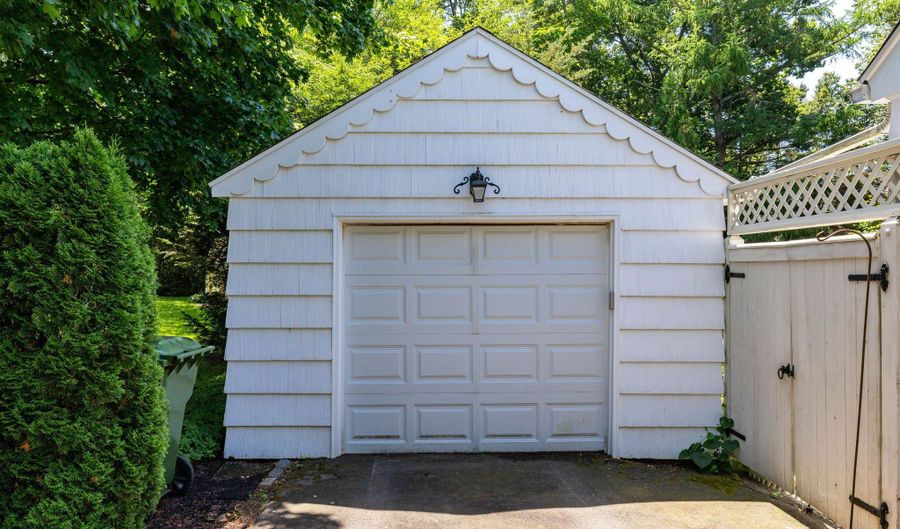 132 Fern Hill Rd, Bristol, CT 06010 - 3 Beds, 2 Bath