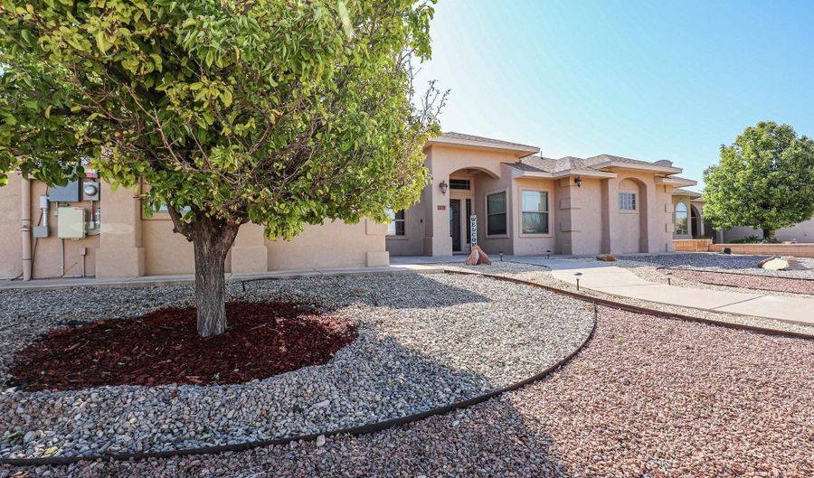 2429 Desert Bloom Ct, Alamogordo, NM 88310 - 4 Beds, 3 Bath