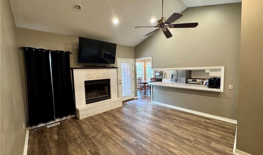 404 NW 17th St, Atkins, AR 72823 - 3 Beds, 2 Bath