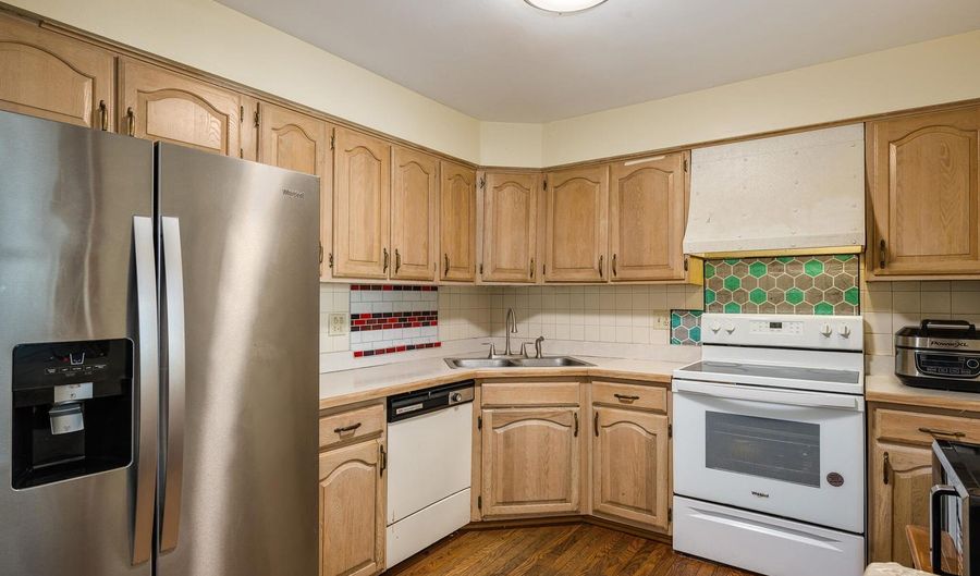 1322 S New Wilke Rd 1C, Arlington Heights, IL 60005 - 2 Beds, 2 Bath