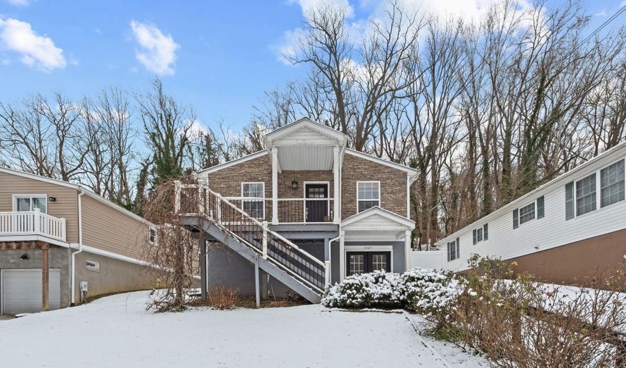 1927 KELLY Ave, Baltimore, MD 21209 - 4 Beds, 3 Bath