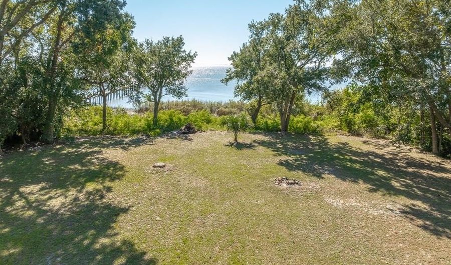 254 Hwy 98 W, Apalachicola, FL 32320 - 3 Beds, 1 Bath