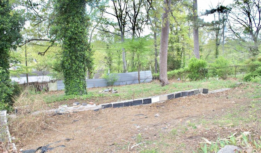 2912 MOORE Ave, Anniston, AL 36201 - 3 Beds, 1 Bath