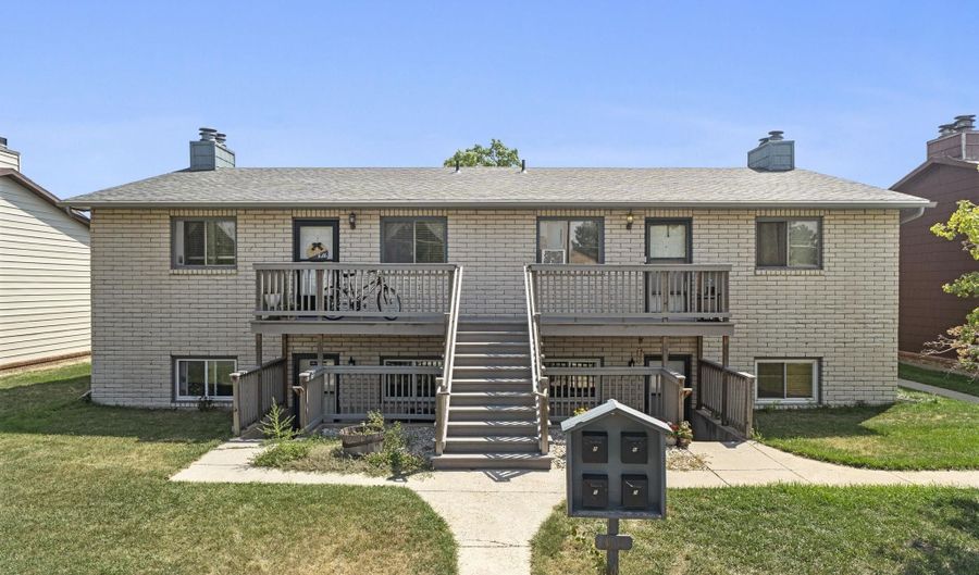 305 WESTERN HILLS Blvd B, Cheyenne, WY 82009 - 2 Beds, 1 Bath