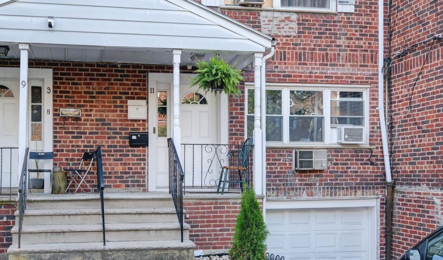 11 SUNSET Ave, Bayonne, NJ 07002 - 6 Beds, 5 Bath