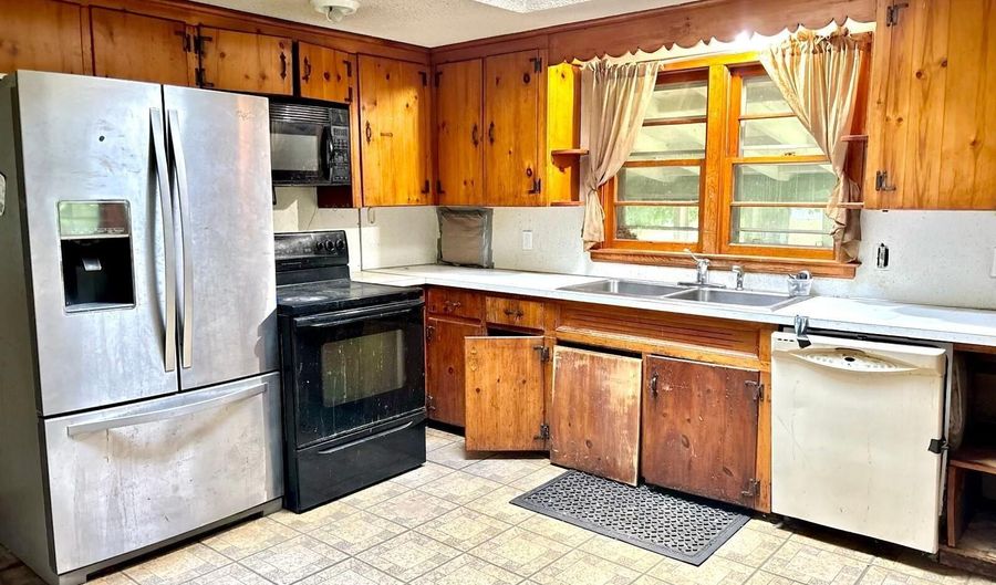 44 Coventry Rd, Bristol, CT 06010 - 2 Beds, 1 Bath