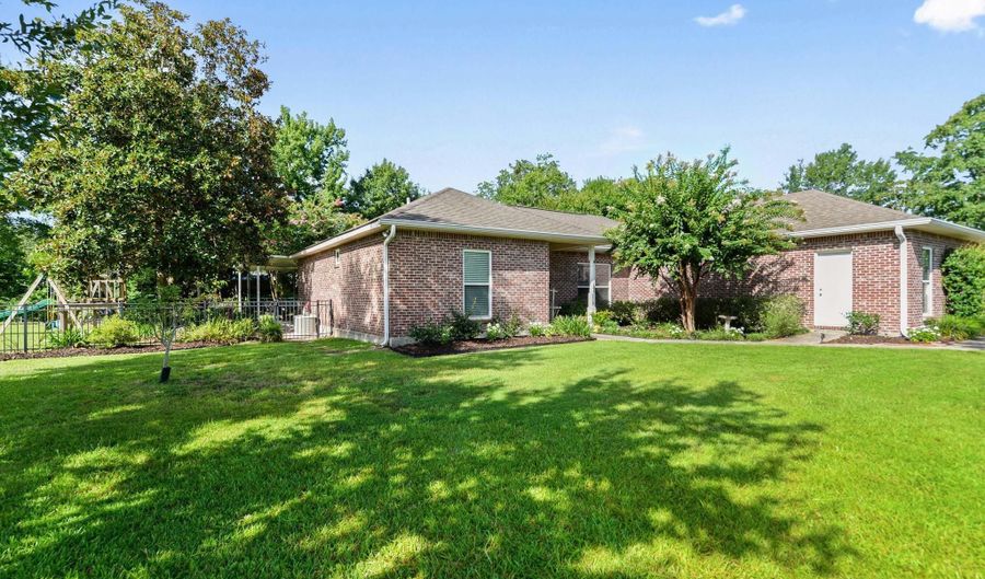 210 Henley Pl, Bay St. Louis, MS 39520 - 3 Beds, 2 Bath