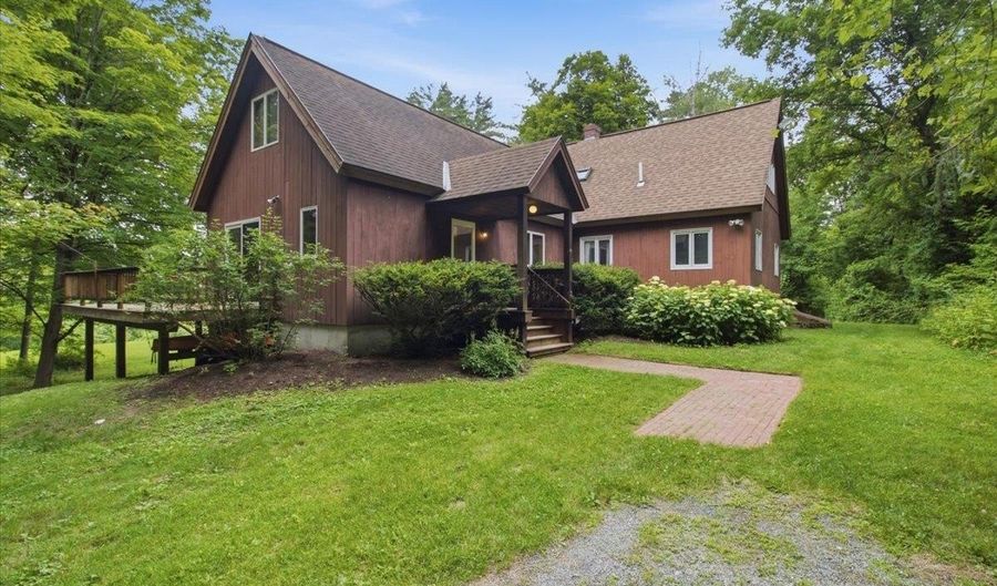15 Polygraphic Ln, Bennington, VT 05257 - 3 Beds, 3 Bath