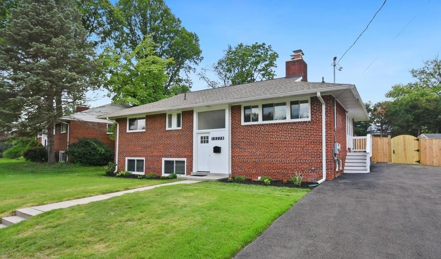 10228 FARNHAM Dr, Bethesda, MD 20814 - 4 Beds, 3 Bath