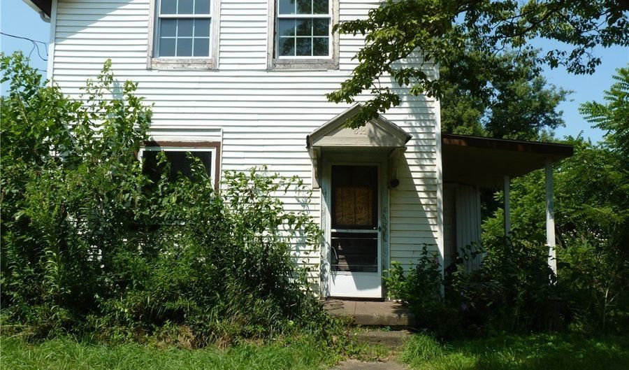 511 W Ely St, Alliance, OH 44601 - 2 Beds, 2 Bath