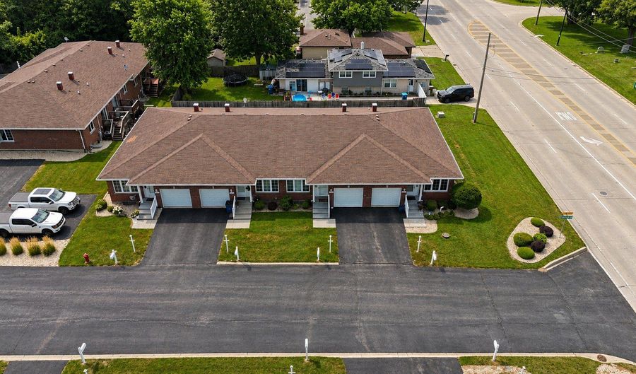 11455 Crossings Ct, Alsip, IL 60803 - 2 Beds, 2 Bath