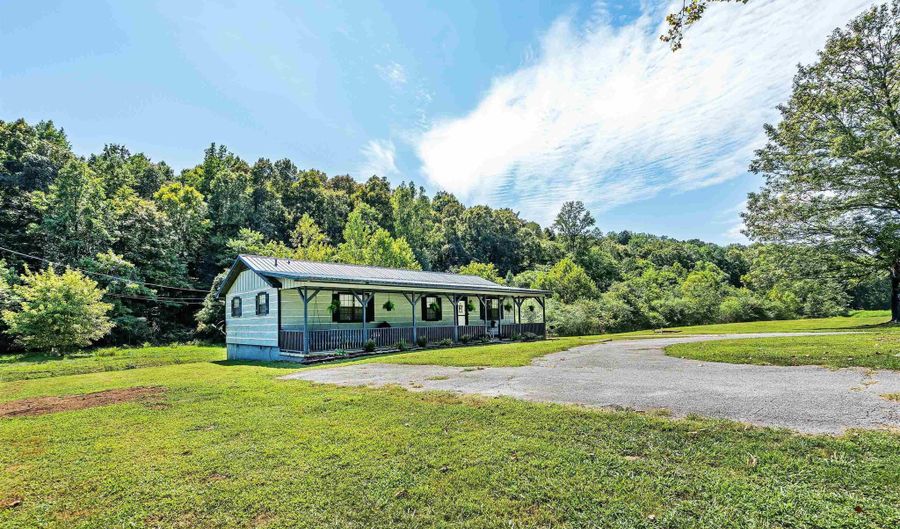 21087 Cairo Hollow Rd, Athens, AL 35614 - 3 Beds, 2 Bath
