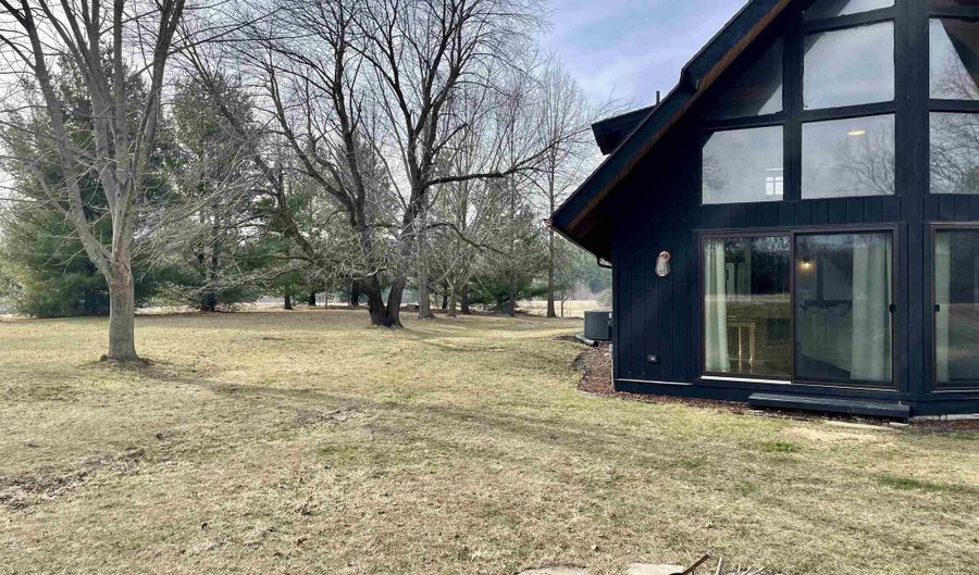 12 A203 Eisenhower Dr, Apple River, IL 61001 - 3 Beds, 2 Bath