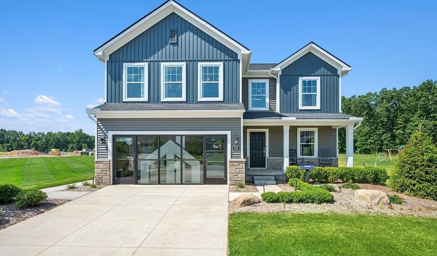 422 Hidden Riv W, Holly, MI 48442 - 4 Beds, 3 Bath