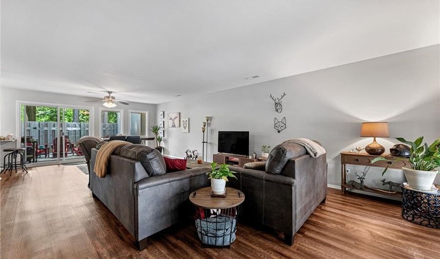 19 Mellor Ln, Bella Vista, AR 72715 - 3 Beds, 2 Bath