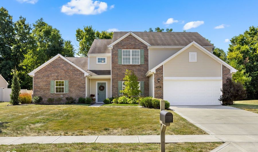 8607 Redditch Dr, Avon, IN 46123 - 5 Beds, 3 Bath
