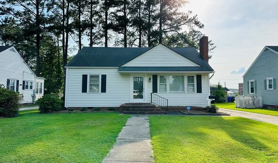 917 Pembroke Ave N, Ahoskie, NC 27910 - 4 Beds, 2 Bath
