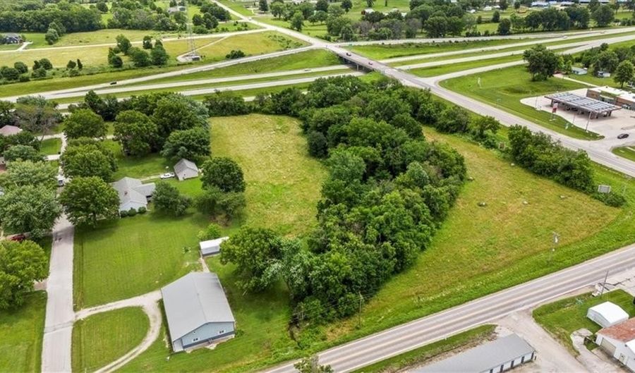 601 E 3rd St, Adrian, MO 64720 - 1 Beds, 1 Bath