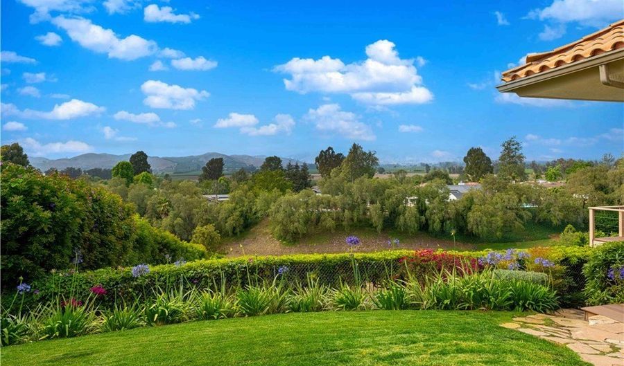 1525 Ramona Dr, Camarillo, CA 93010 - 3 Beds, 3 Bath