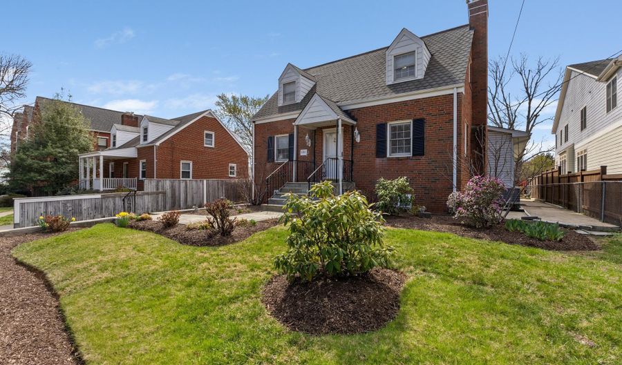 6314 WASHINGTON Blvd, Arlington, VA 22205 - 4 Beds, 4 Bath