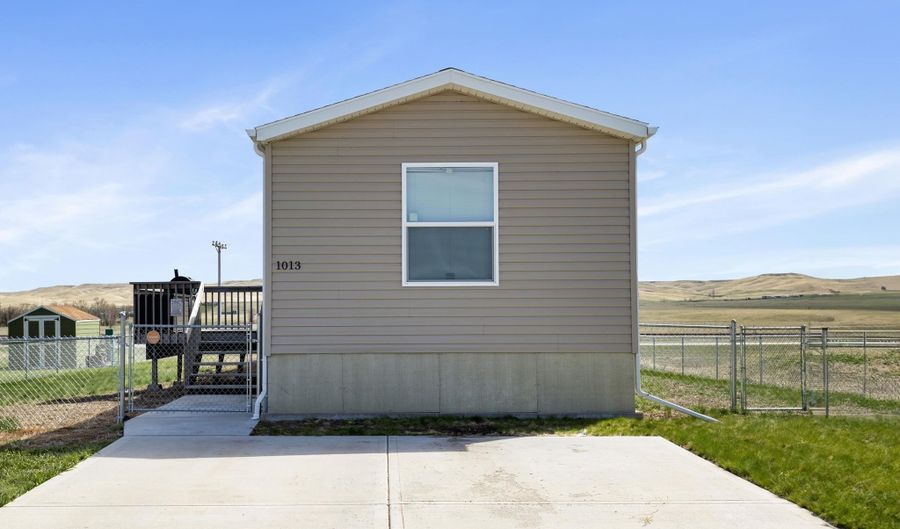 1013 BENNINGTON Dr, Box Elder, SD 57719 - 3 Beds, 2 Bath