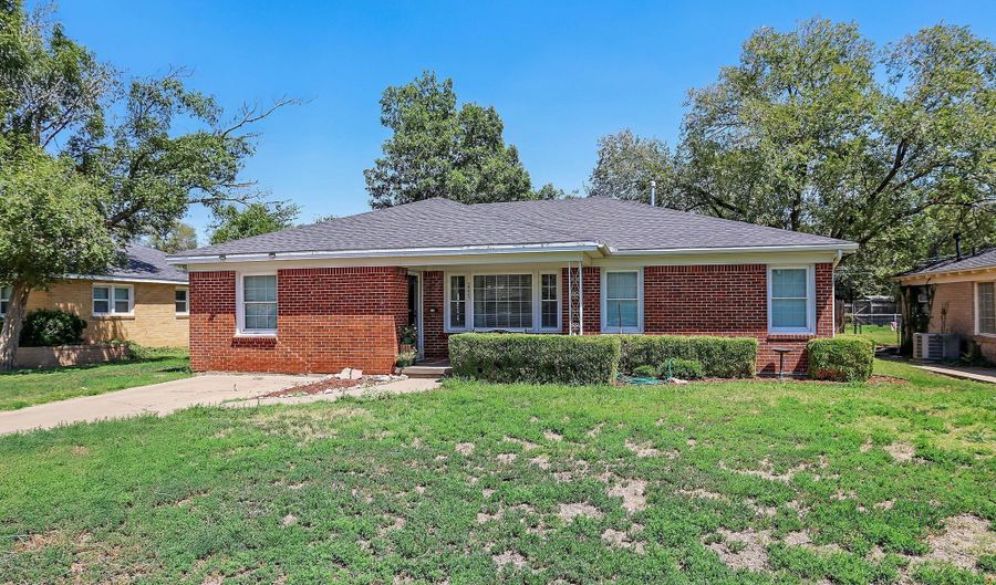 2227 Peach Tree St, Amarillo, TX 79109 - 3 Beds, 2 Bath