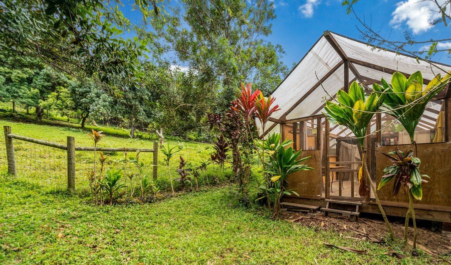 83-1064 HONAUNAU SCHOOL Rd, Captain Cook, HI 96704 - 5 Beds, 4 Bath