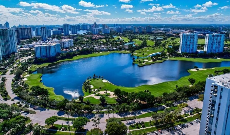 20505 E Country Club Dr 143, Aventura, FL 33180 - 2 Beds, 2 Bath