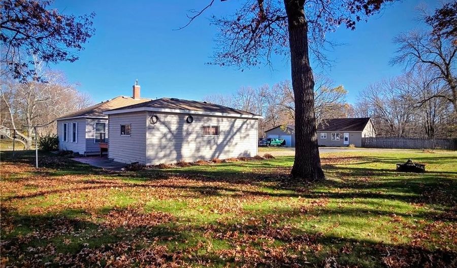 217 N Quincy St, Alexandria, MN 56308 - 2 Beds, 1 Bath