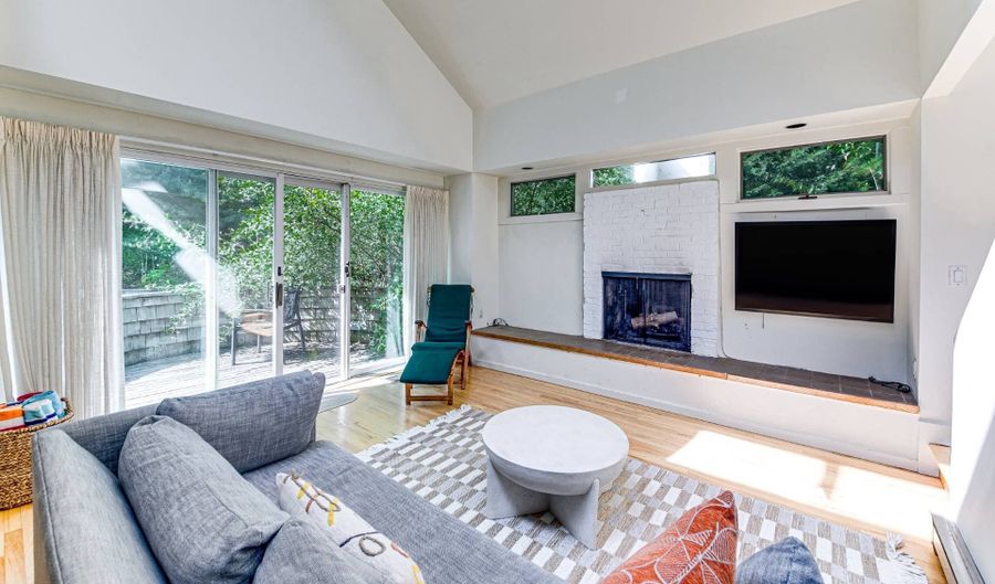 11 Heatherwood Ln, Amagansett, NY 11930 - 3 Beds, 2 Bath