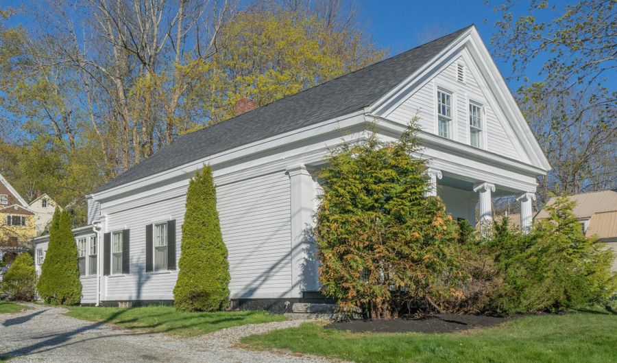 18 Waldo Ave, Belfast, ME 04915 - 4 Beds, 2 Bath